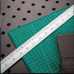 Линейка стальная Deli DL8100Y (1000мм, нержавеющая сталь)