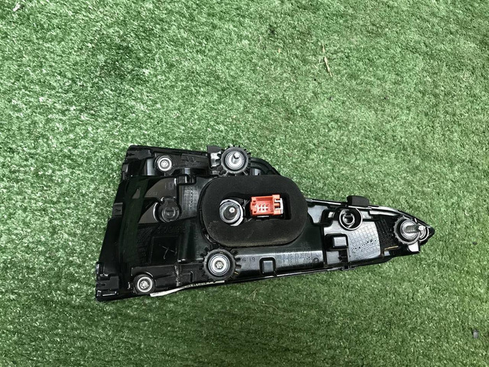 Фонарь левый внутренний Audi A4 B9 (19-нв) седан