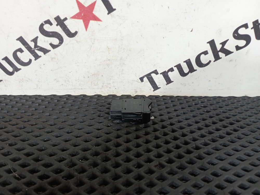 Кнопка системы ASR/ESC