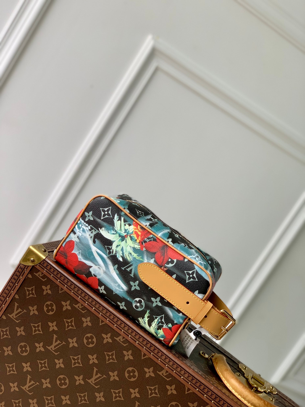 Louis Vuitton Locker Dopp Kit