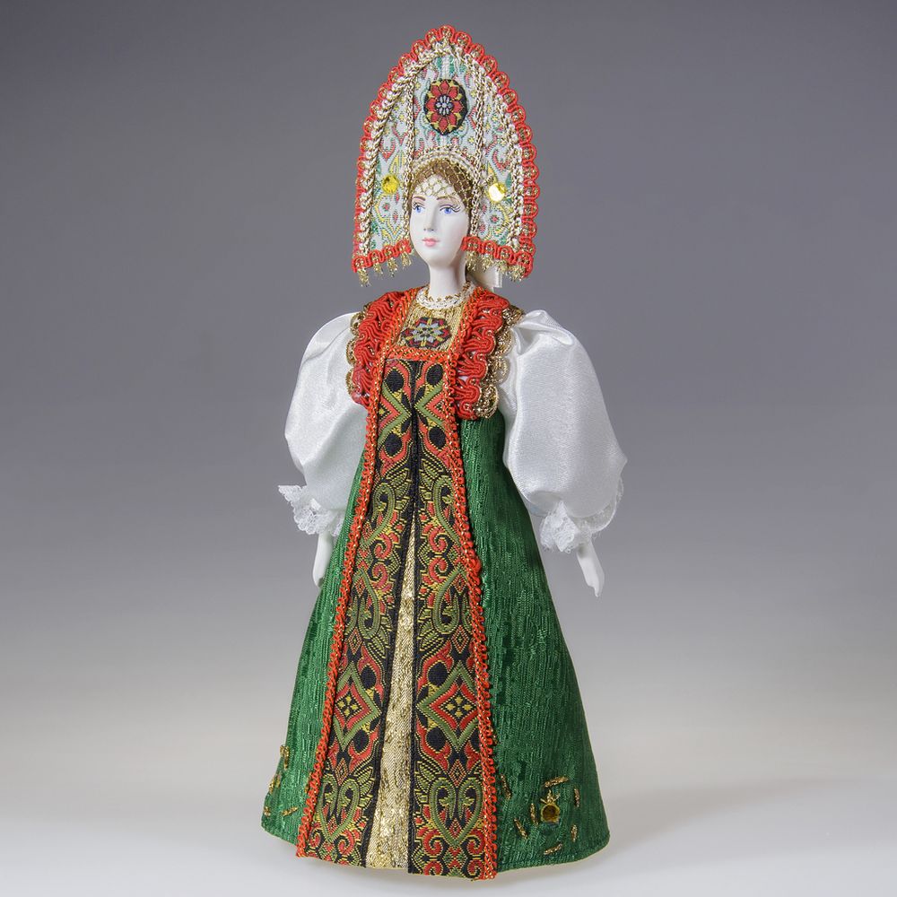Сувенирная кукла в двурогом кокошнике