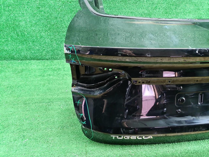 Крышка багажника Geely Tugella (2019-2024)