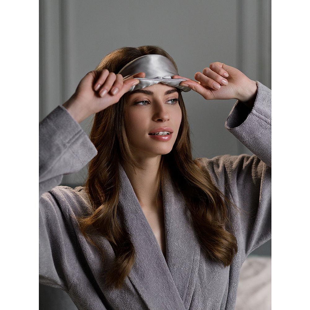 Маска для сна из натурального шелка светло-серого цвета из коллекции Essential
