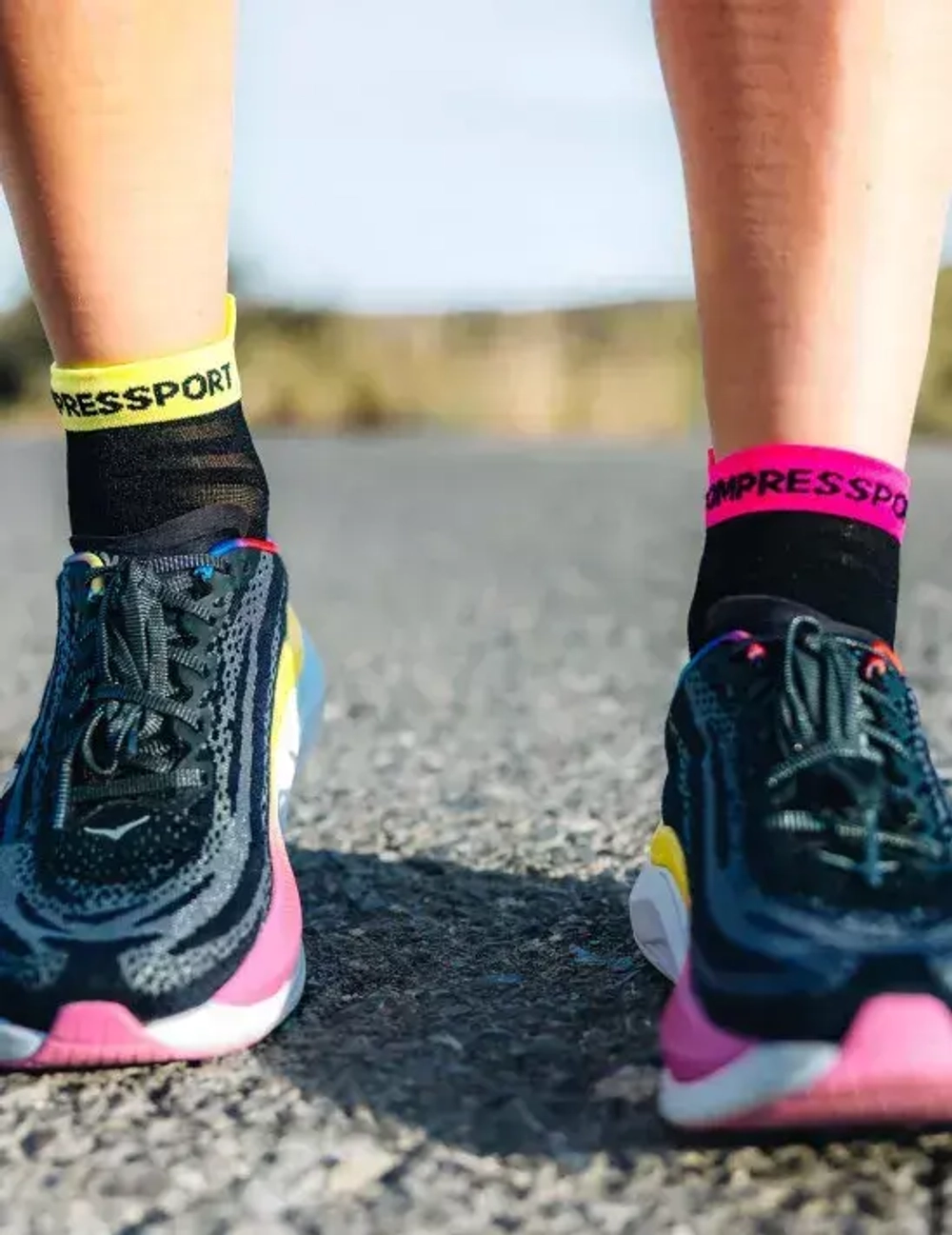 Носки Run Ultralight Low V4 Black Safe Yellow Neo Pink