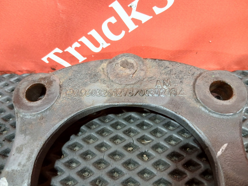 Кронштейн амортизатора