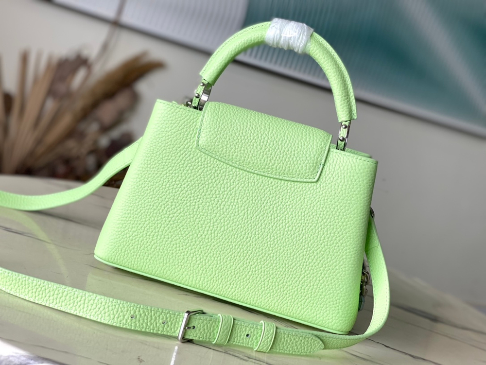 Louis Vuitton Capucines BB