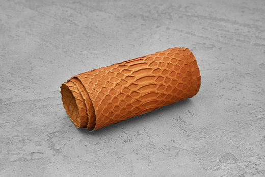 Кожа змеи 880х60-95мм (коричневая матовая)