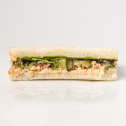 Сэндвич с рийетом из лосося 12 шт