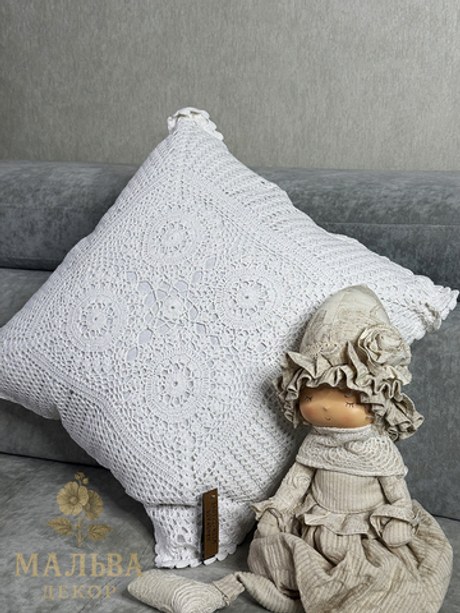 Подушка декоративная "Кружево" белая 45x45x10см от J-LINE