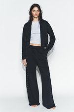 Свитшот с заклепками и эффектом потертости - ZARA