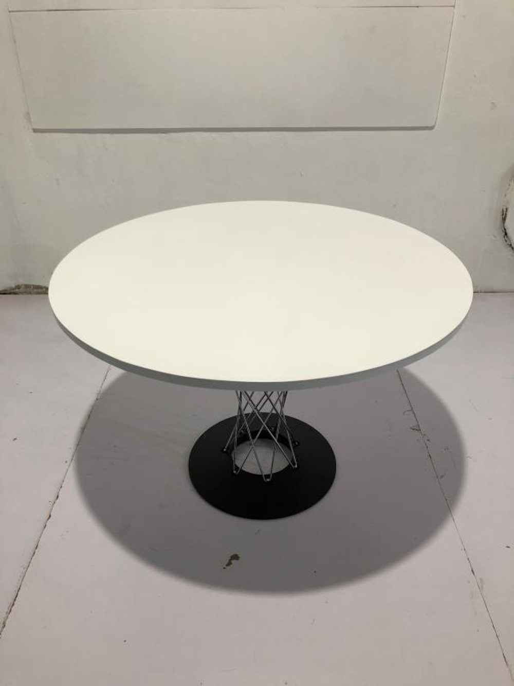 Стол Isamu Noguchi Cyclone