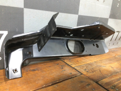 Элемент передней панели Suzuki Grand Vitara 2 (JT) 05-15 Новое Оригинал 5811077K01