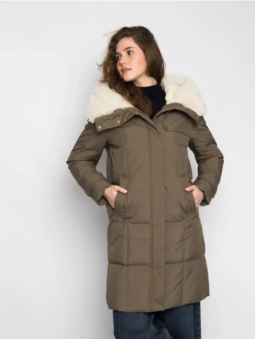 Куртка зимняя удлиненная с капюшоном