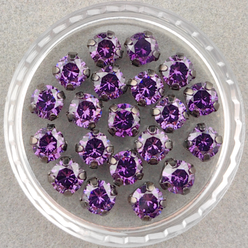 Фианиты шатоны в оправах, аметистовый/темная сталь