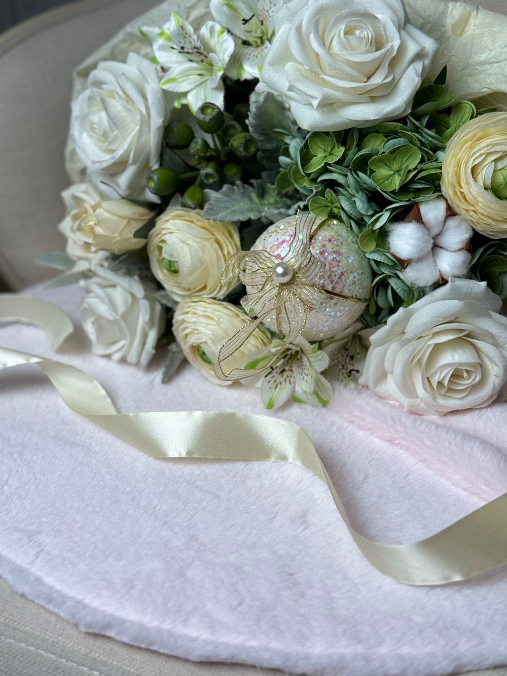 Платье для цветов. Круглая форма. Мех искусственный. Цвет:Нежно-розовый.