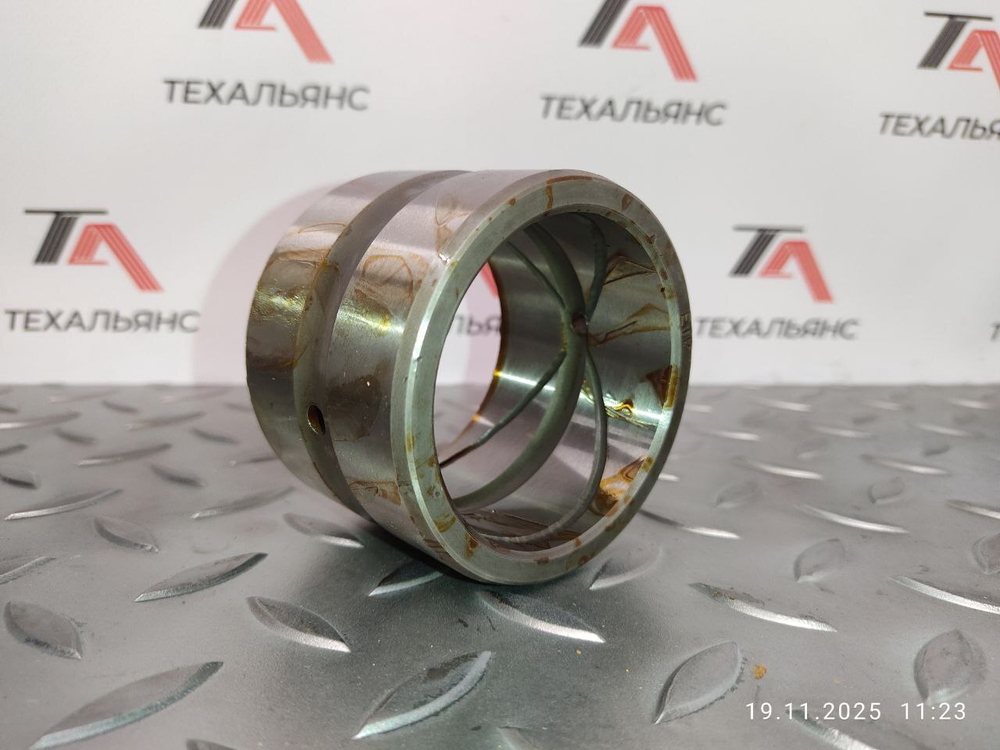 Втулка 707-76-65050