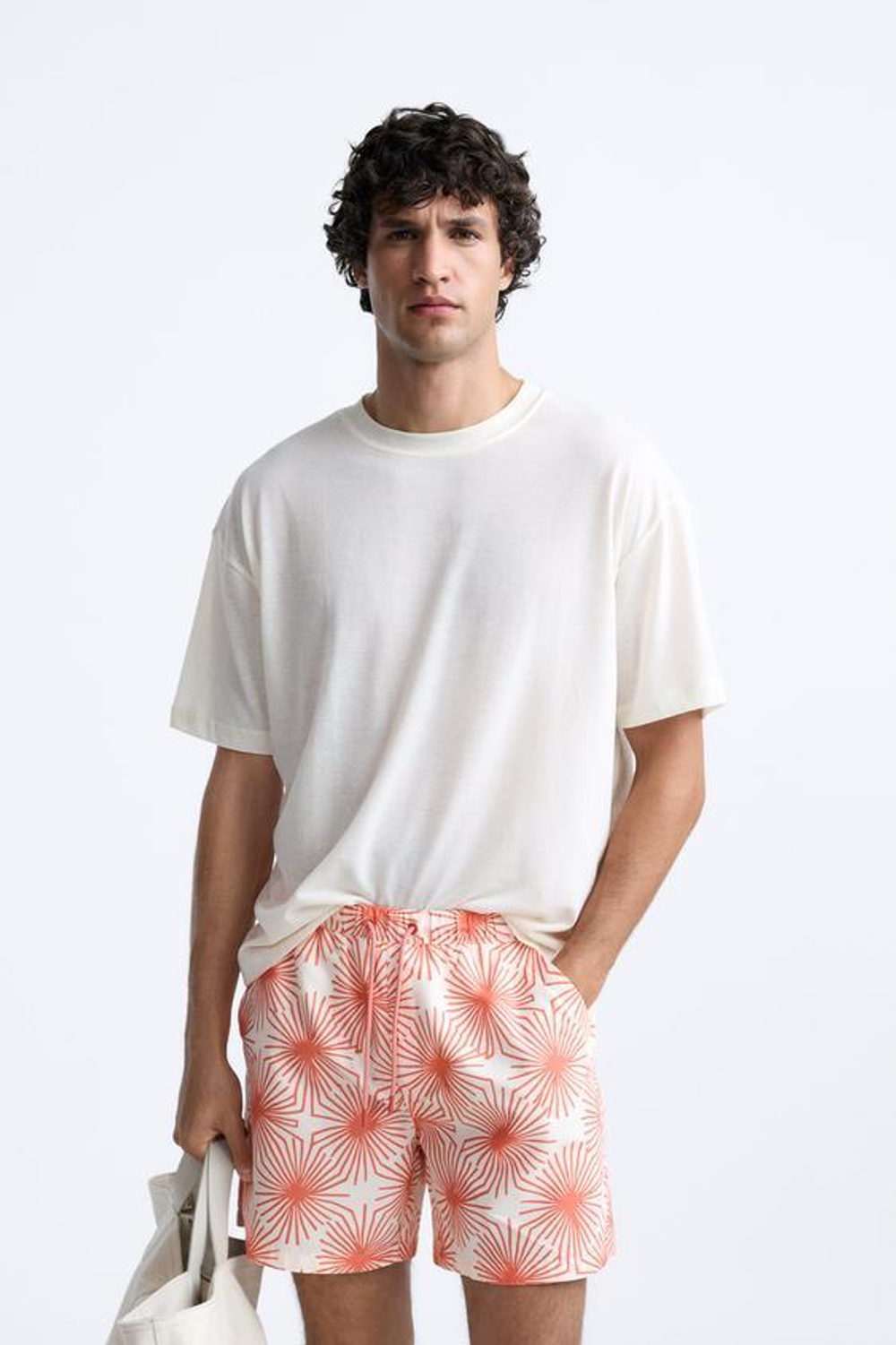 ZARA ПЛАВКИ КЛАССИЧЕСКОГО КРОЯ С ЦВЕТОЧНЫМ ПРИНТОМ, ОГНЕННО-КОРАЛЛОВЫЙ