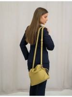 Сумка мешок через плечо средняя натуральная кожа