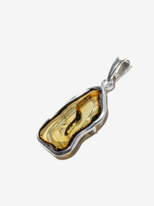 Уникальный серебряный кулон с цельным янтарем, серебро 925 пробы