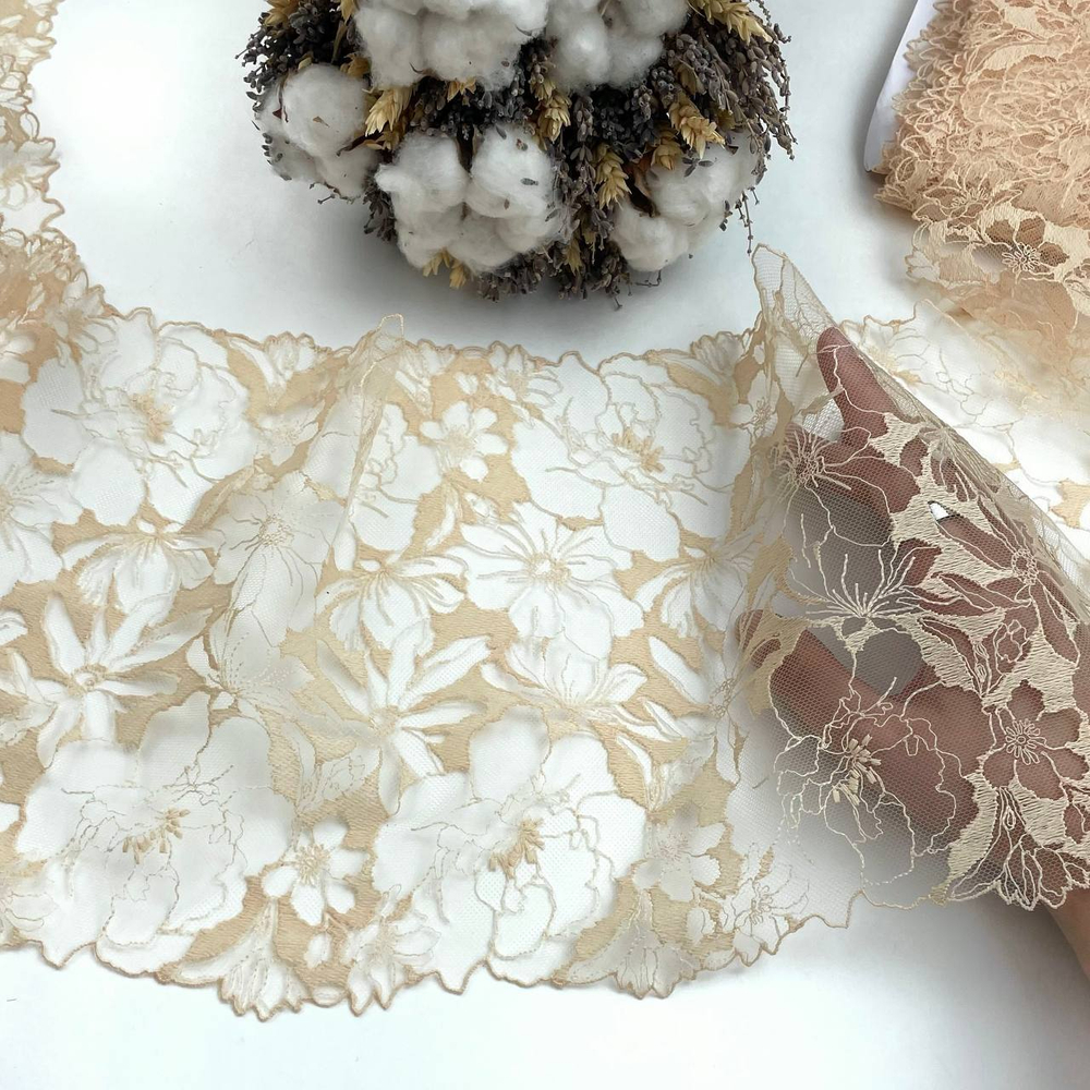 Вышивка на сетке бежевая 22 см цв.126