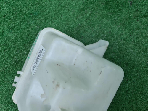 Бачок омывателя Geely Tugella (2019-2024)