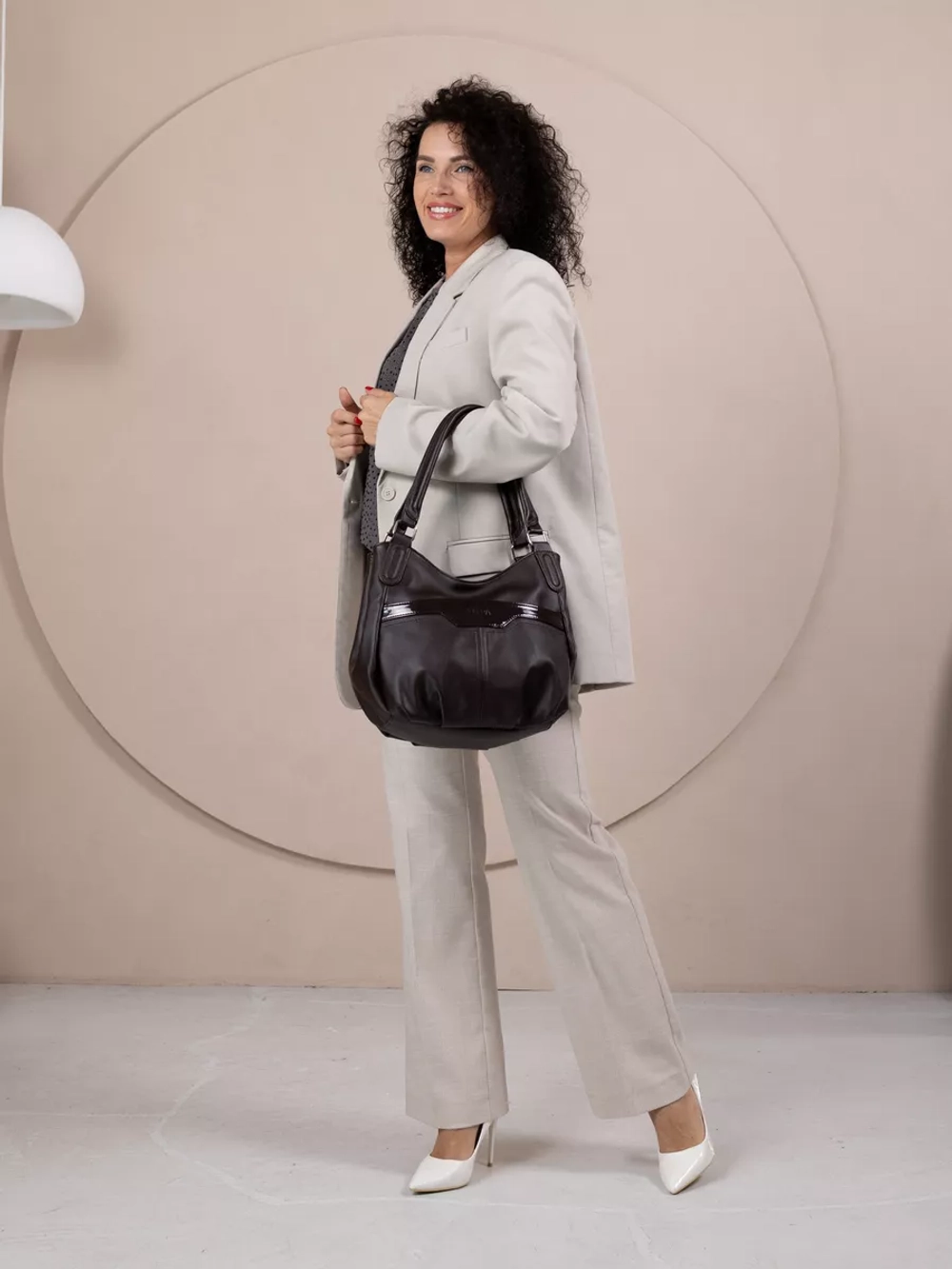 Сумка через плечо средняя классическая