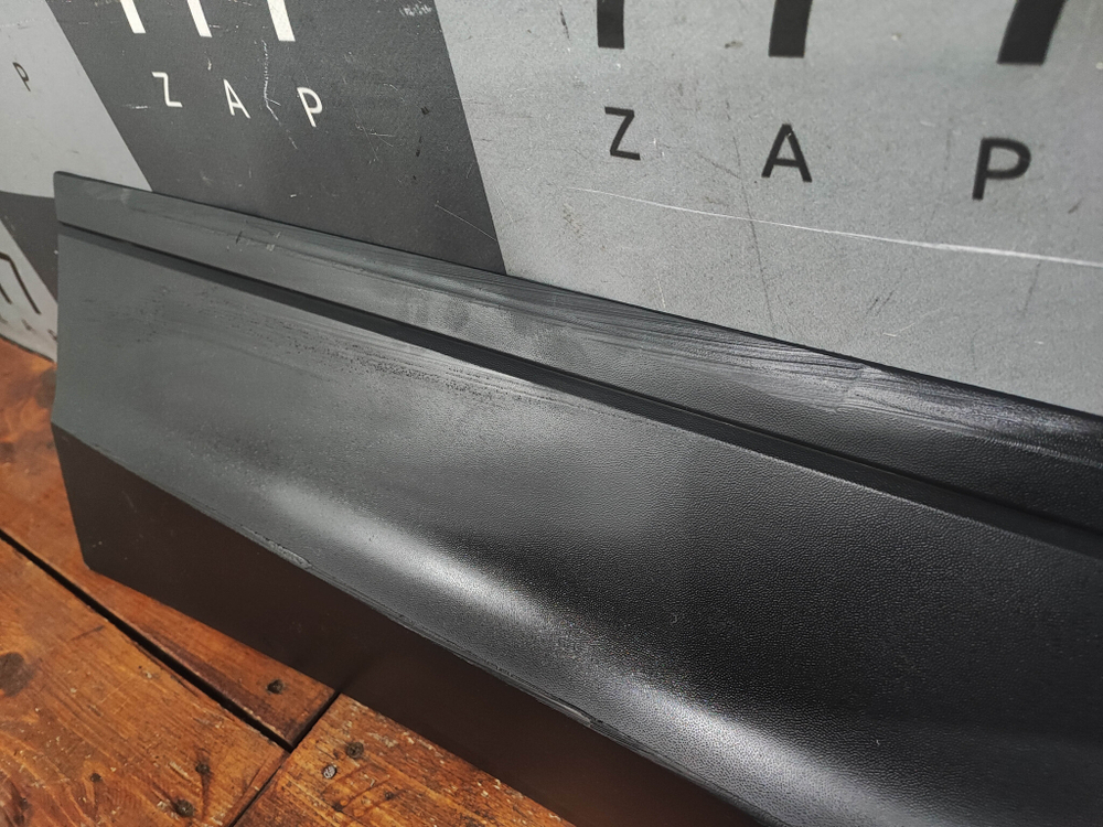 Накладка двери задней правой Volkswagen Tiguan 2 16-нв Б/У Оригинал 5NA854950N