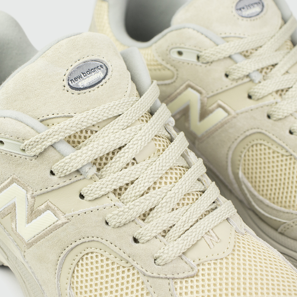 Кроссовки New Balance 2002 Bone