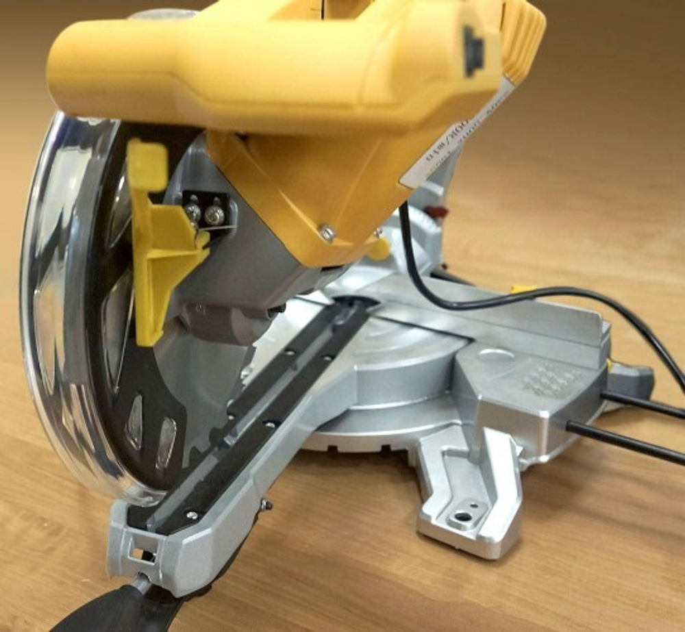 Пила торцовочная сетевая КОРВЕТ 8-310С 90081