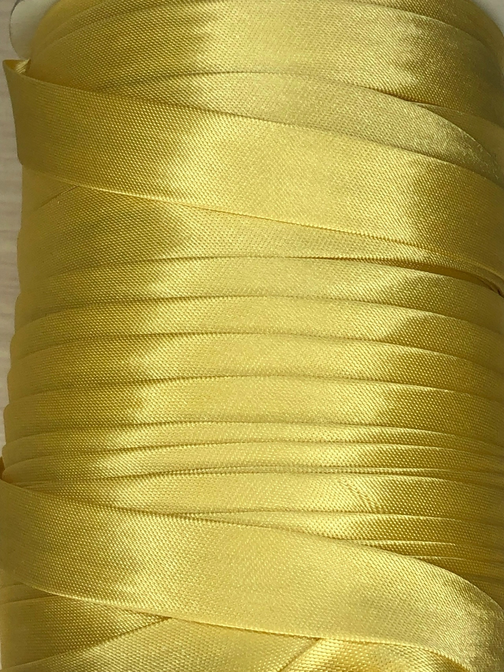 Бейка косая атласная 15мм 1м.