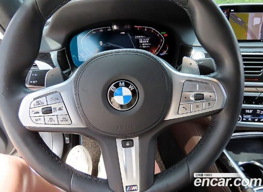 BMW 7 Series (G11) 740Li xDrive M Sports (10.2020)