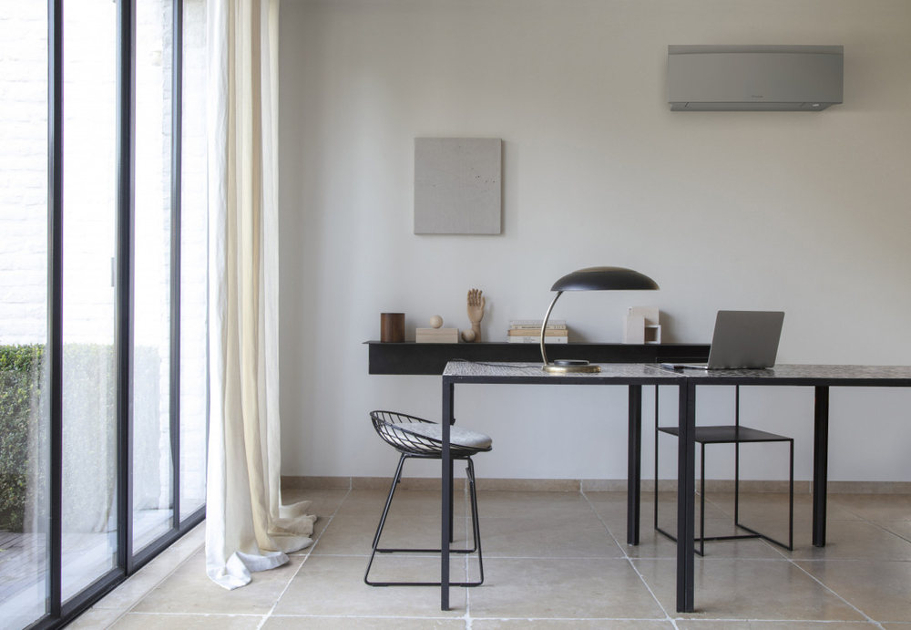 Кондиционер Daikin Emura 3 FTXJ25AS9/RXJ25A9 Full DC Inverter. Цвет: Серебристый