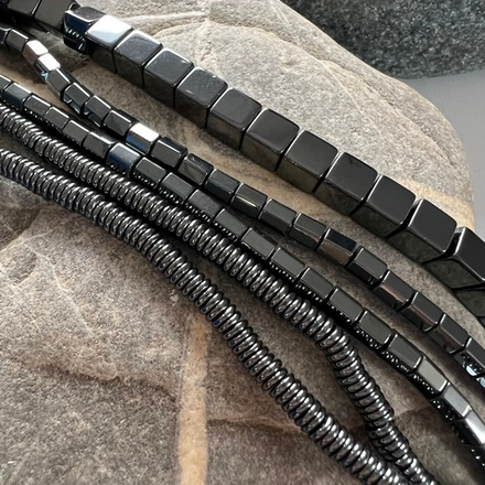 Гематин. Камни для изделий на заказ. Цена зависит от вида заказанного изделия