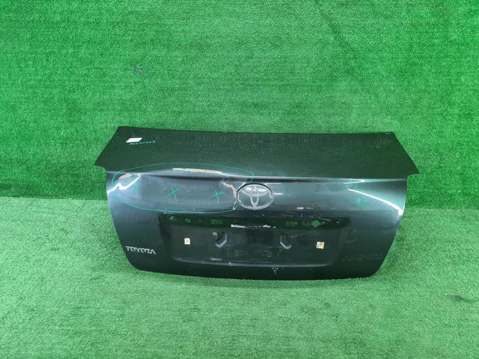 Крышка багажника Toyota Avensis 2 2003-2009 седан