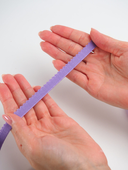 Резинка отделочная яркая лаванда ажурная ширина 10 мм с учетом фестона