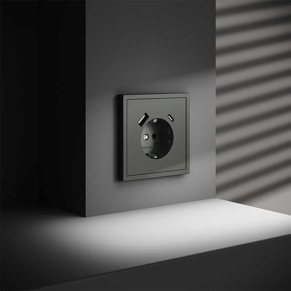 Розетка встраиваемая Voltum S70 с заземлением и защитными шторками, 16А, с USB, A+С, (титан) VLS040506