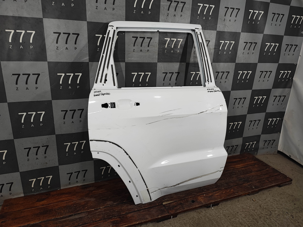 Дверь задняя правая Jeep Grand Cherokee (WK2) 10-22 Б/У Оригинал K68258506AD