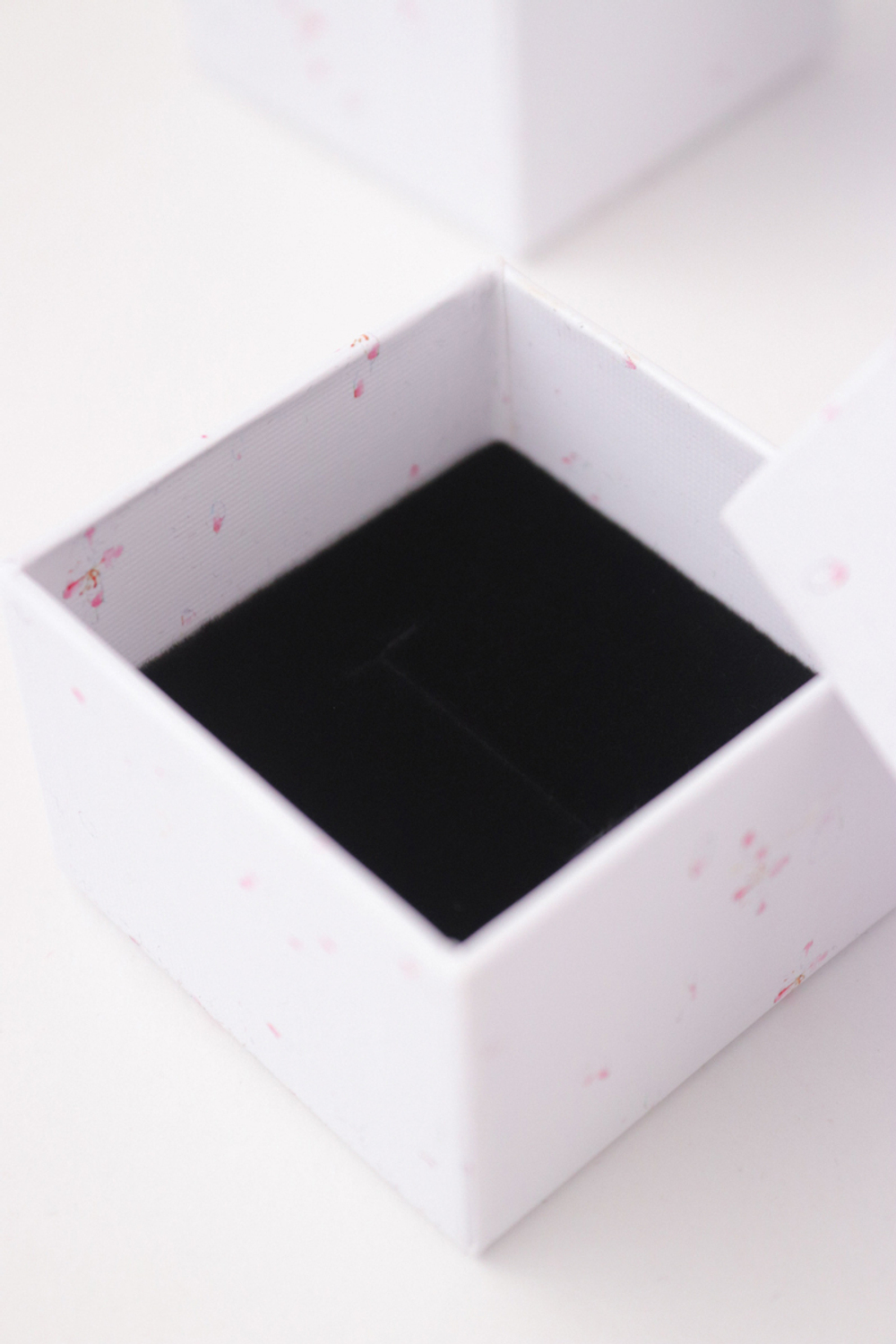 Подарочный футляр «Цветущая яблоня» под серьги.