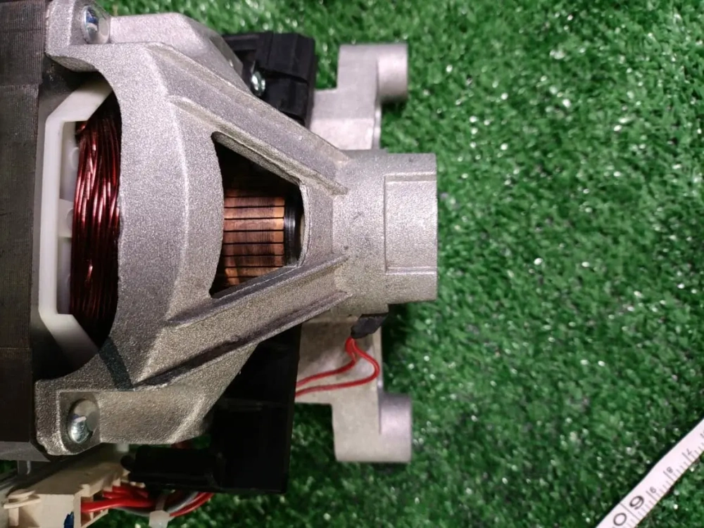 Двигатель для стиральной машины 41026948 (с разбора)