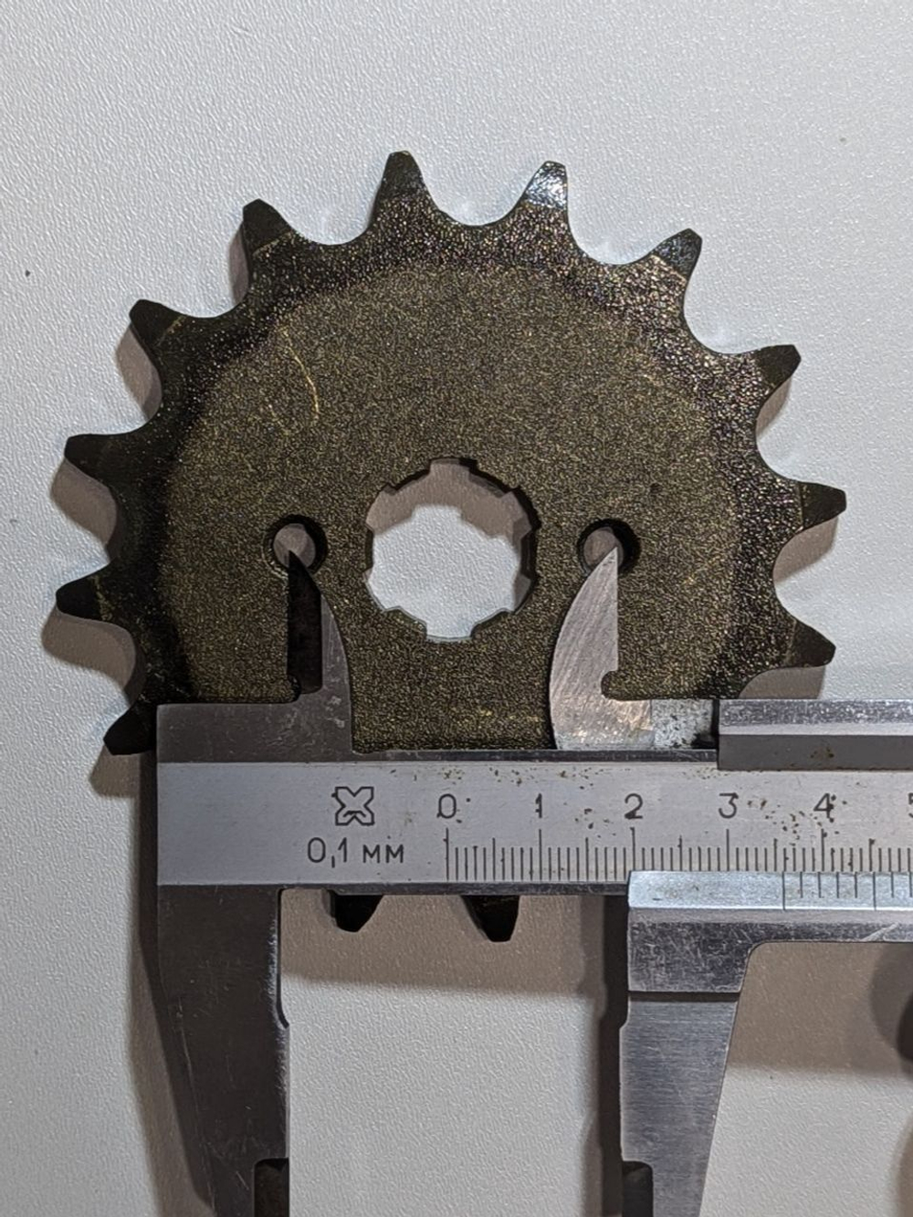 Звезда ведущая 530-16 для мотоцикла с валом 20мм, сталь, закаленные зубья