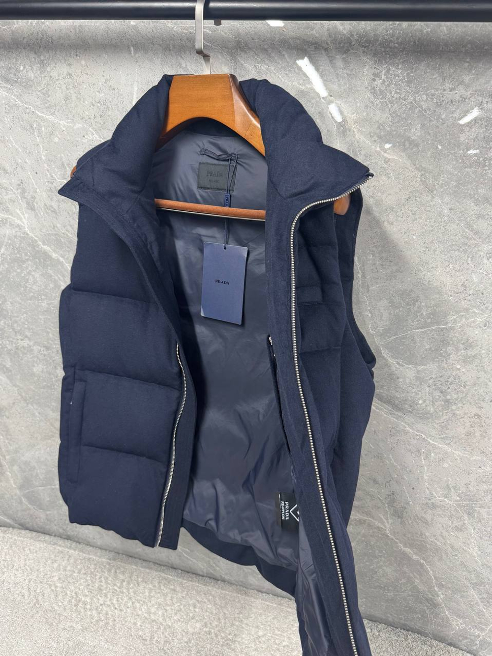 Безрукавка Prada