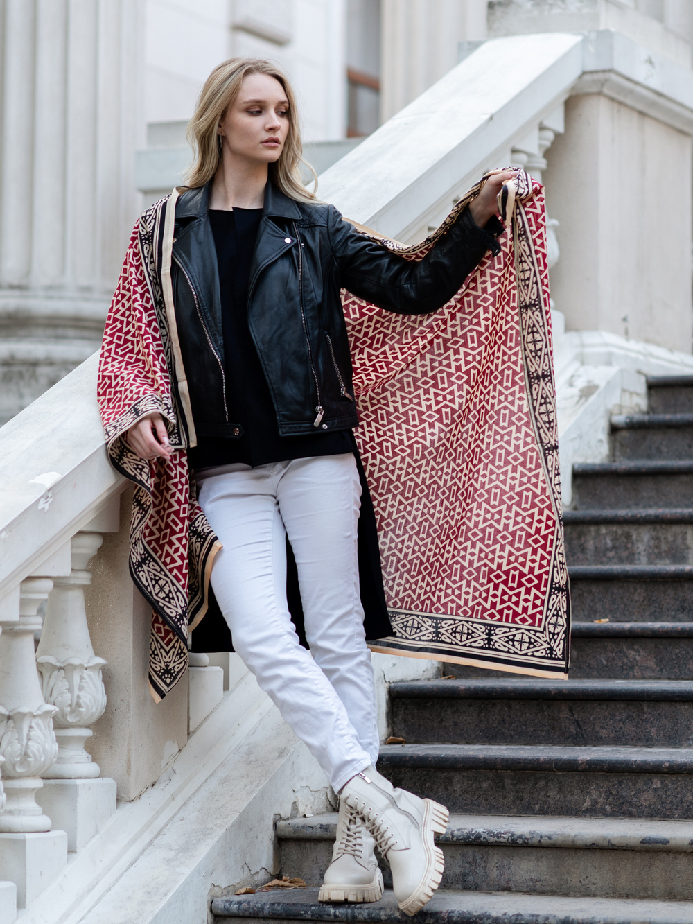 Легкий шарф-платок