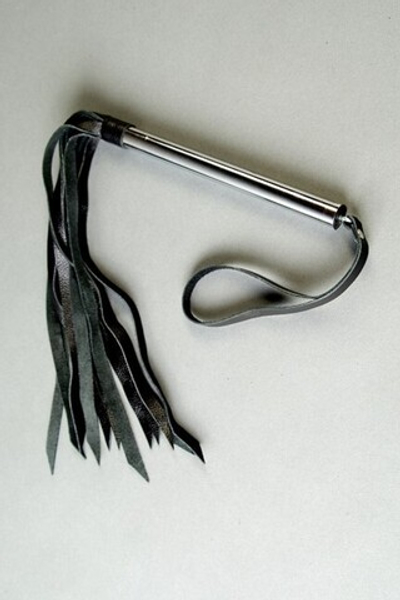 Флогер кожаный с металлической ручкой (Цвет: черный с серебряным)