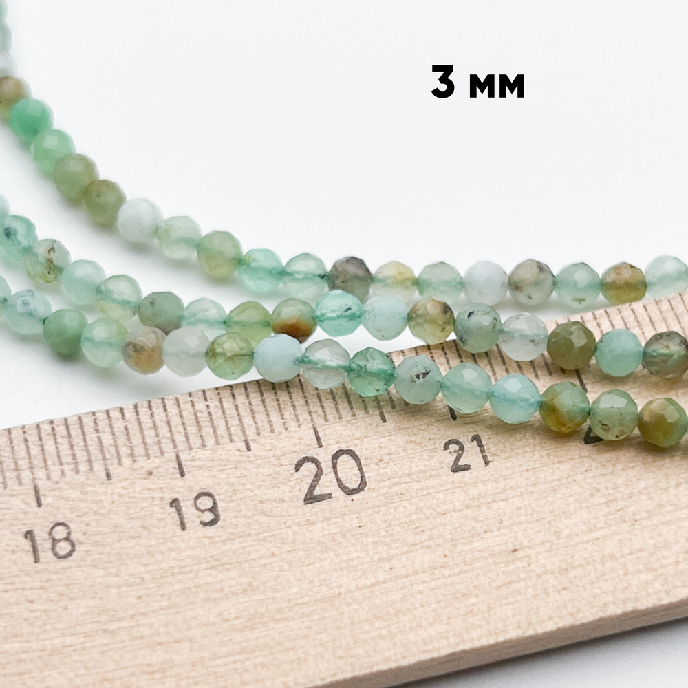 Хризопраз граненый бусины, диаметр 3,4-3,6 мм, цена за отрезок 19 см (1/2 нити)