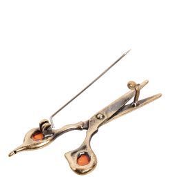 AM-2371 Брошь «Ножницы» (латунь, янтарь)