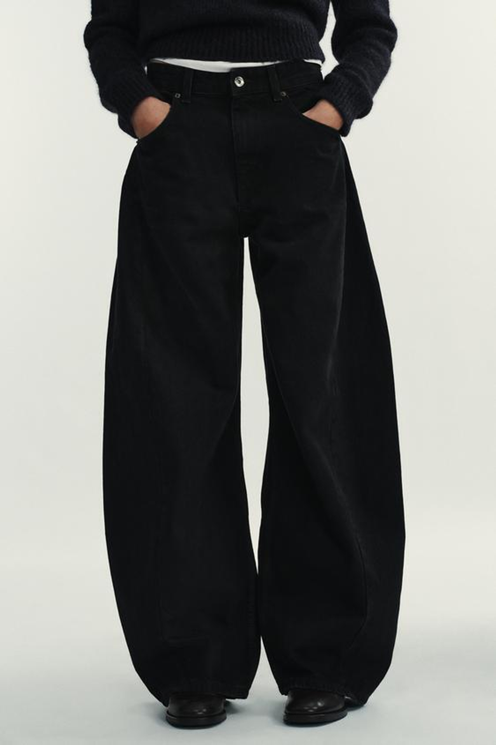 ZARA ДЖИНСЫ TRF ОВЕРСАЙЗ СО СРЕДНЕЙ ПОСАДКОЙ, ЧЕРНЫЙ