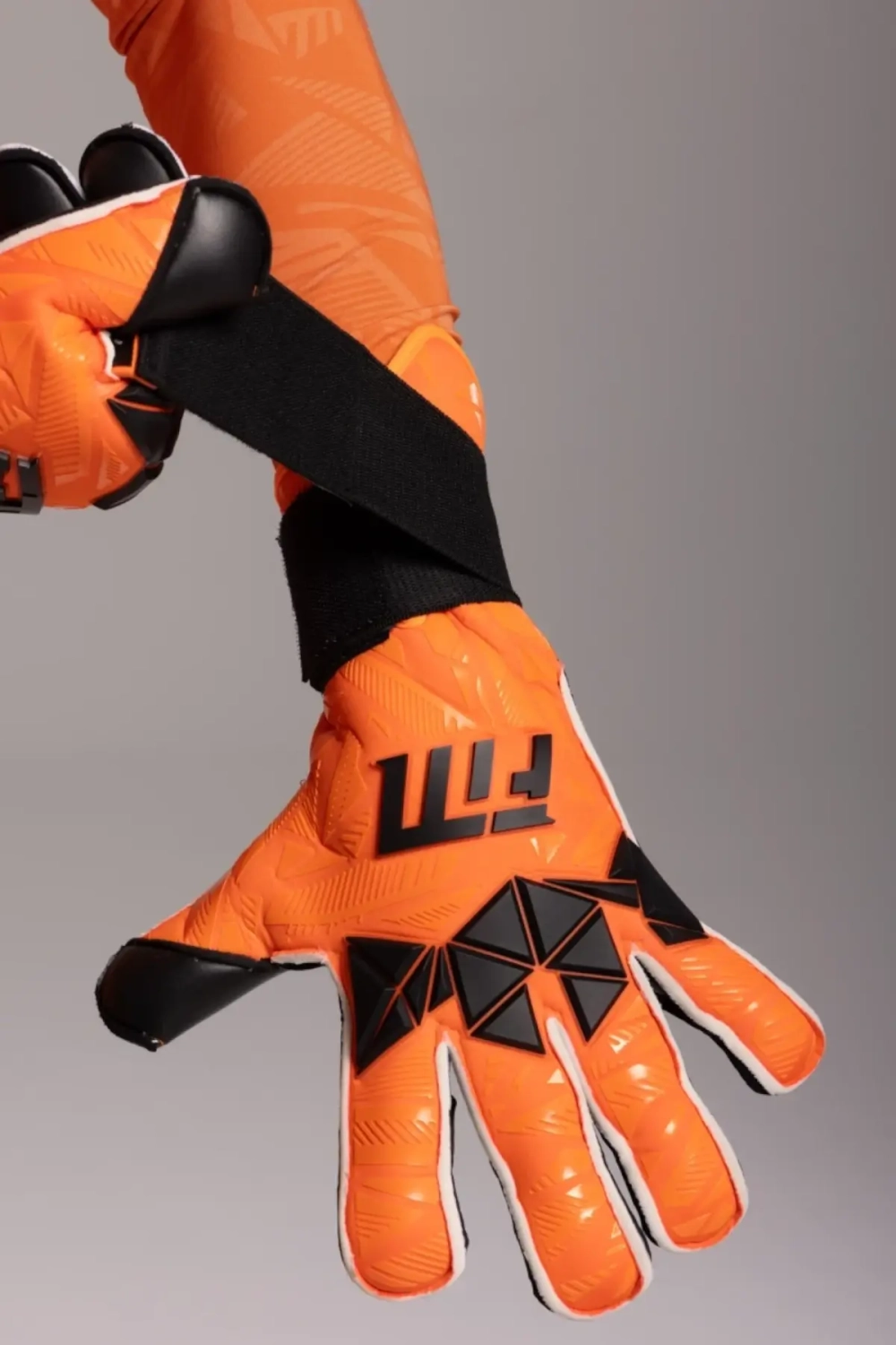 Вратарские перчатки Football Masters Invictus X Pro