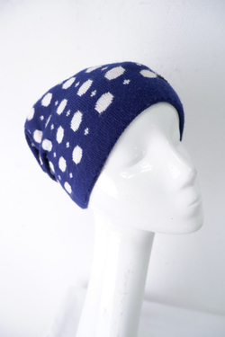 Шапка стильная