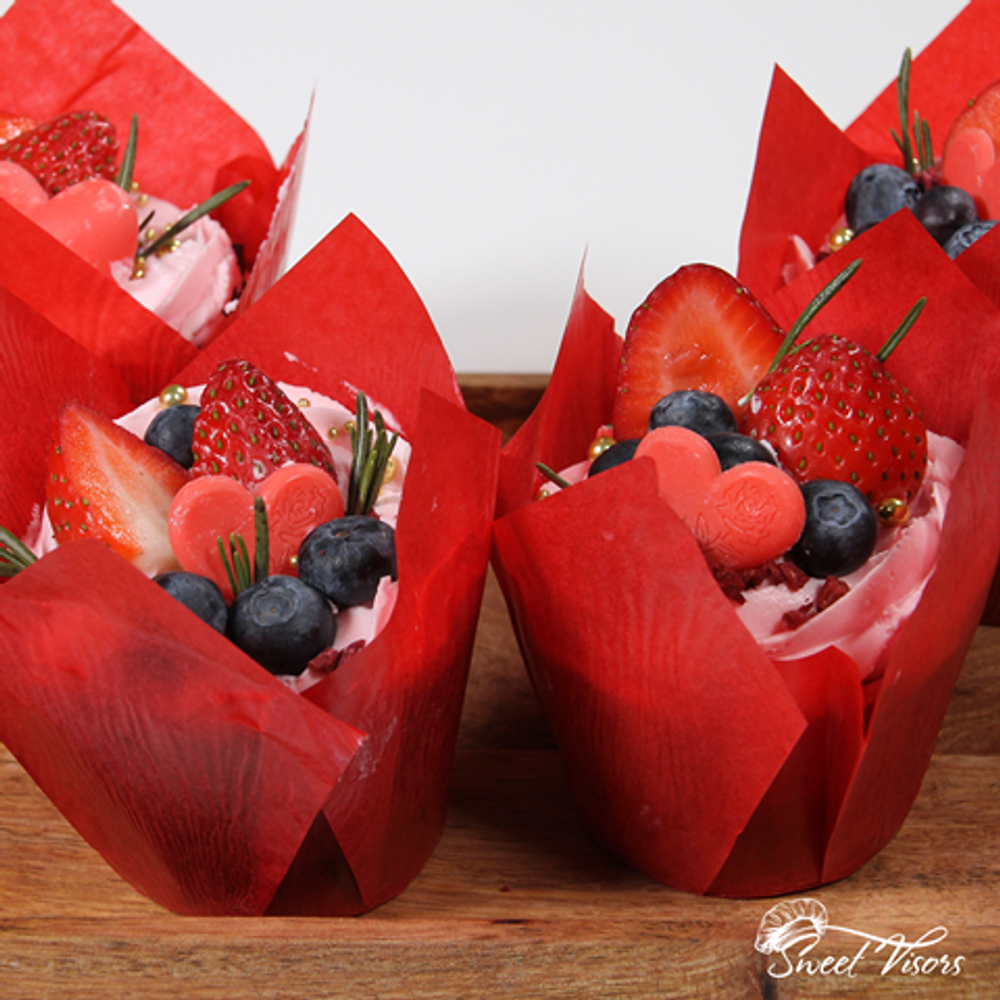 Капкейки 8 марта кондитерская Sweet Visors Сладкие Козырьки. Кондитер Светлана Дегтерева. Десерты ручной работы на заказ в СПБ. Мы создаем сладкие истории на любой вкус