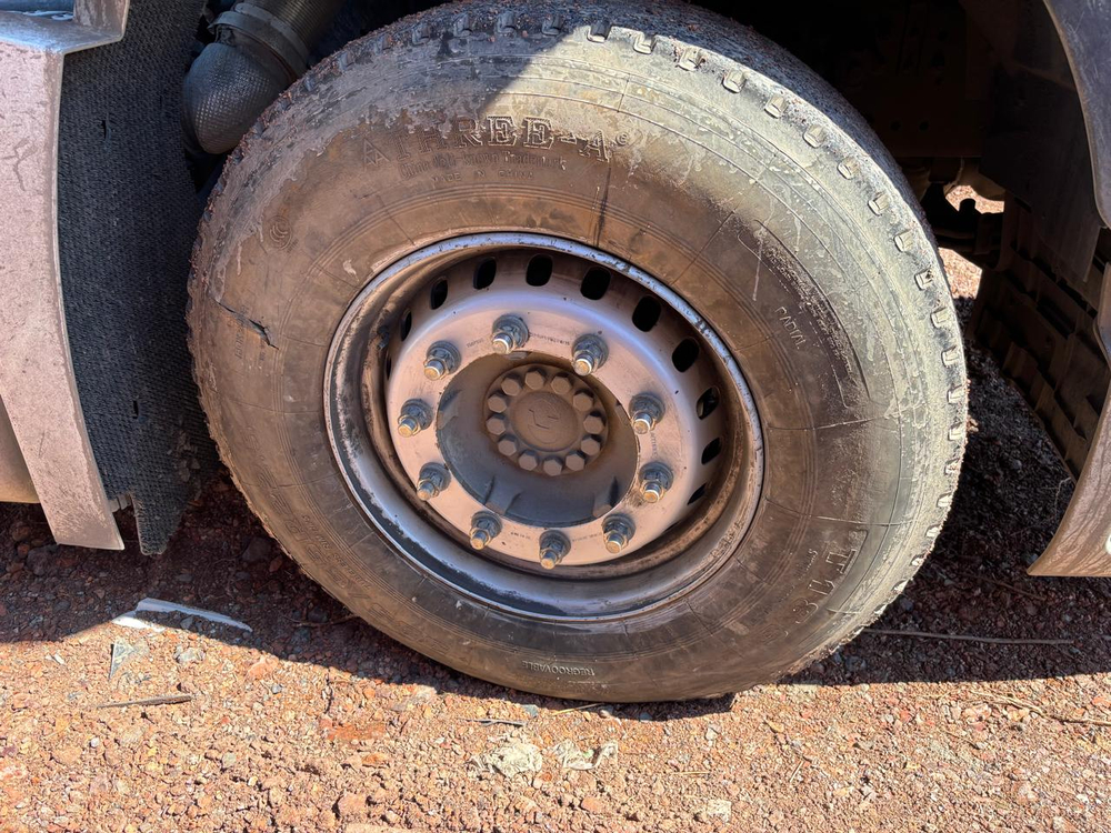Shacman (Shaanxi) SX* 4x2 Седельный тягач SX4188YY381 (Дизельный, 12,5 л, 473 л.с., МТ)